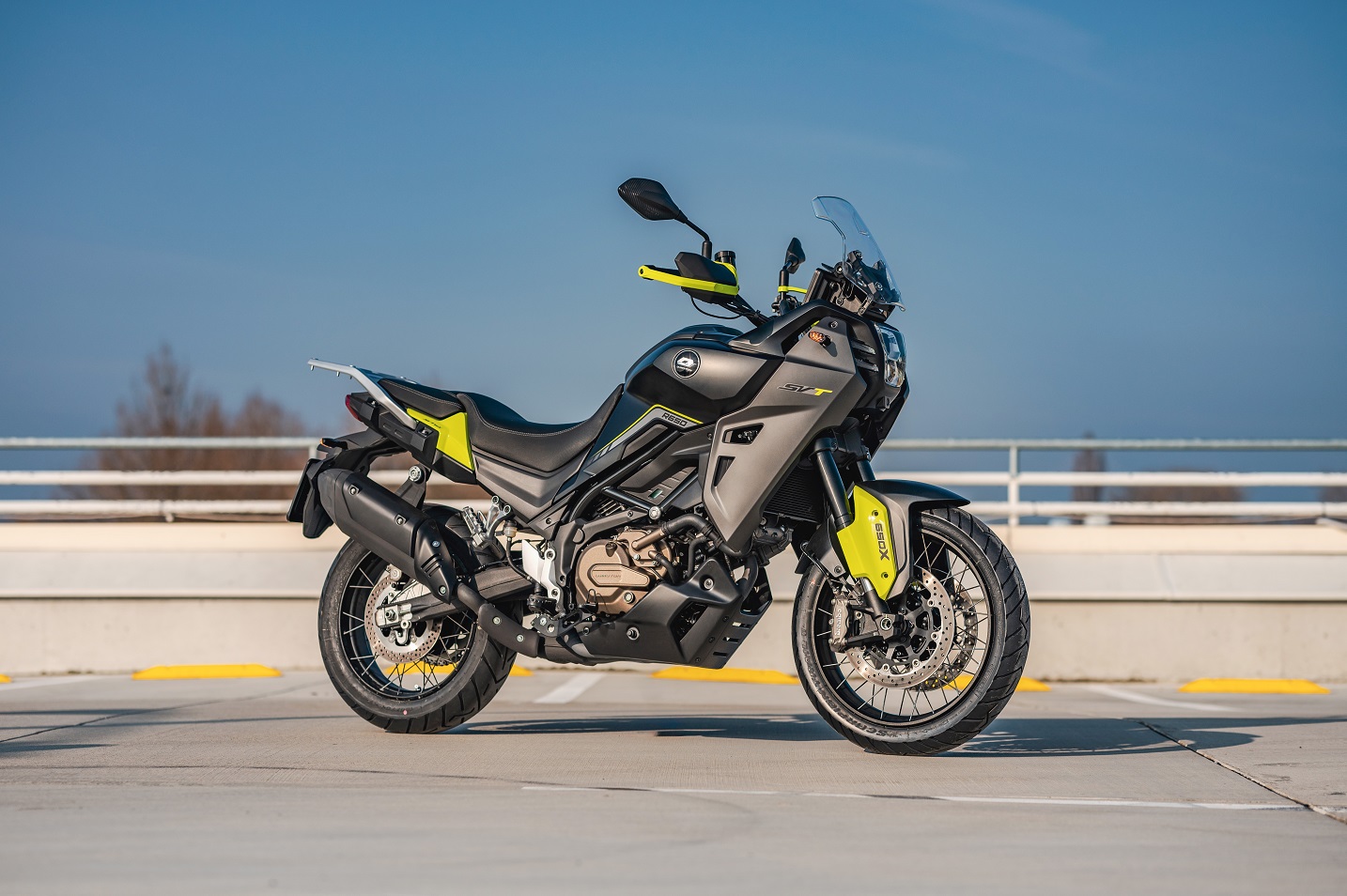 QJ Motor SRT600: The 4-cyl crossover idea returns - Adventure Rider